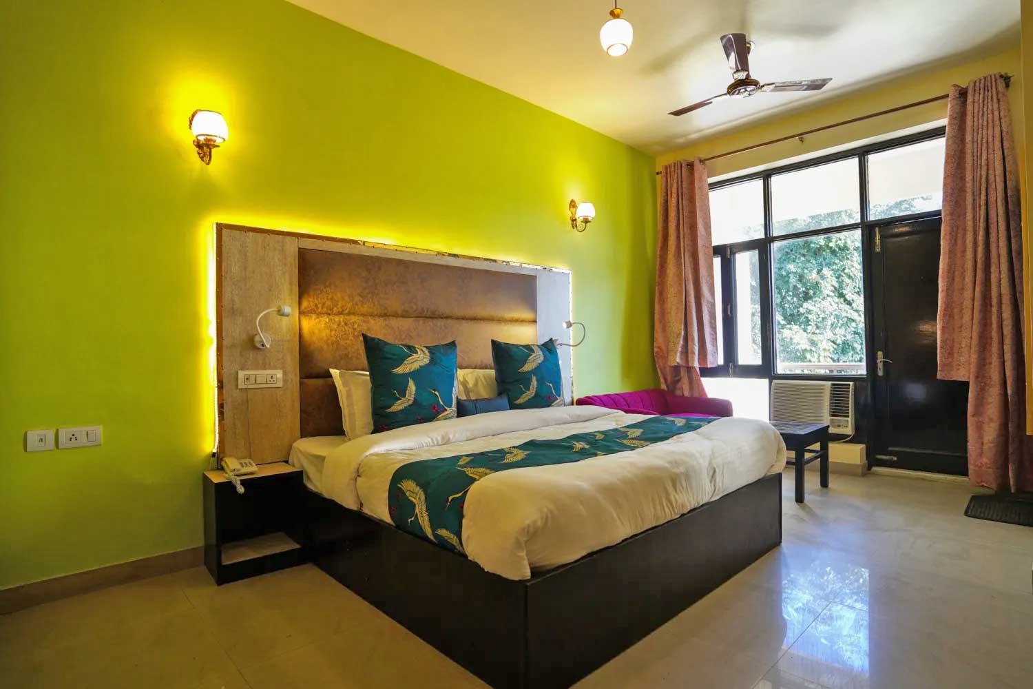 Super Deluxe Double Bed Room in Rishikesh near Ganga