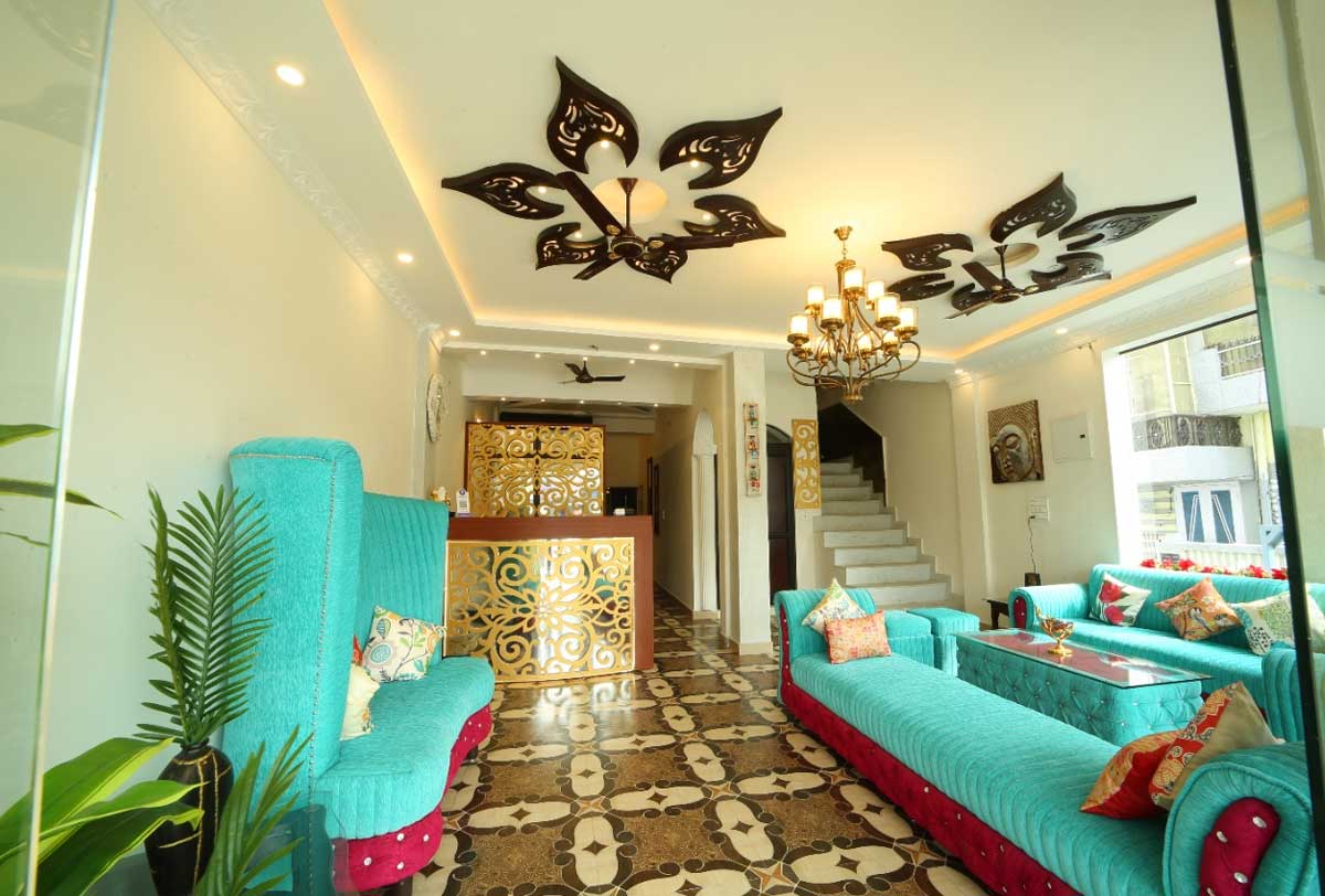 Hotel Neeraj Palace - Best Hotel in Rishikesh near Ganga