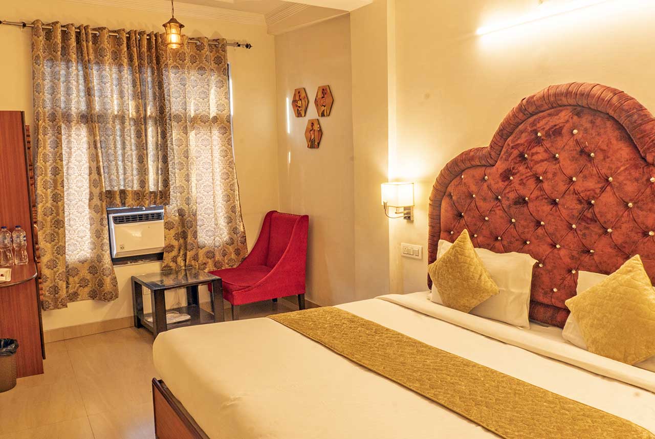 Premium Deluxe Room in Rishikesh near Ganga