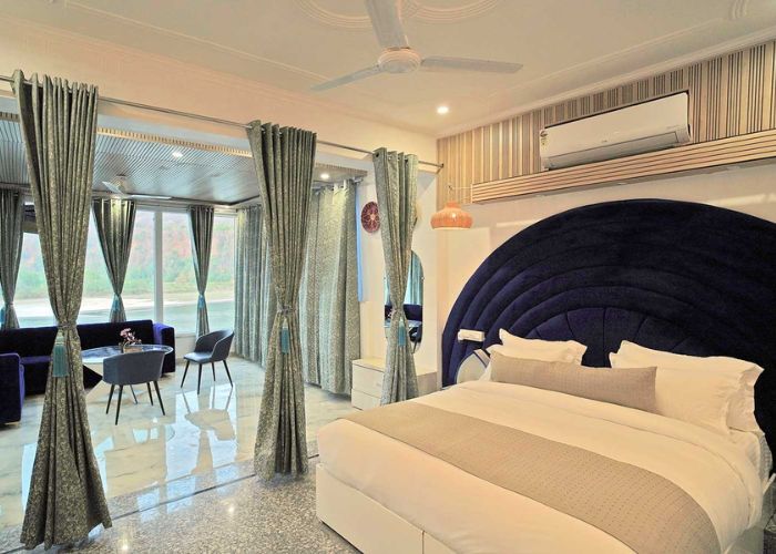 Premier Ganga View Room