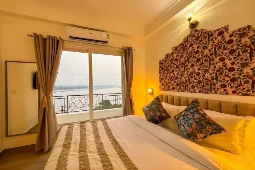 Deluxe Room With Ganga View