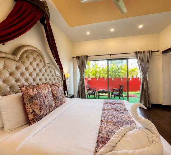 Premium Plunge Pool Room